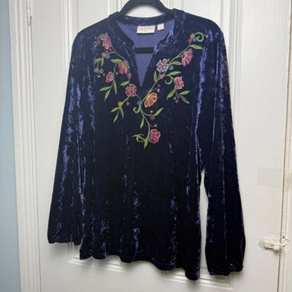 Belle Boho by Kim Gravel Crushed Velvet Embroidered Floral Top Navy Blue XL NWOT
